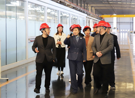 創(chuàng)新驅(qū)動 低碳未來 - 省工商聯(lián)調(diào)研組一行調(diào)研蘭迪機(jī)器
